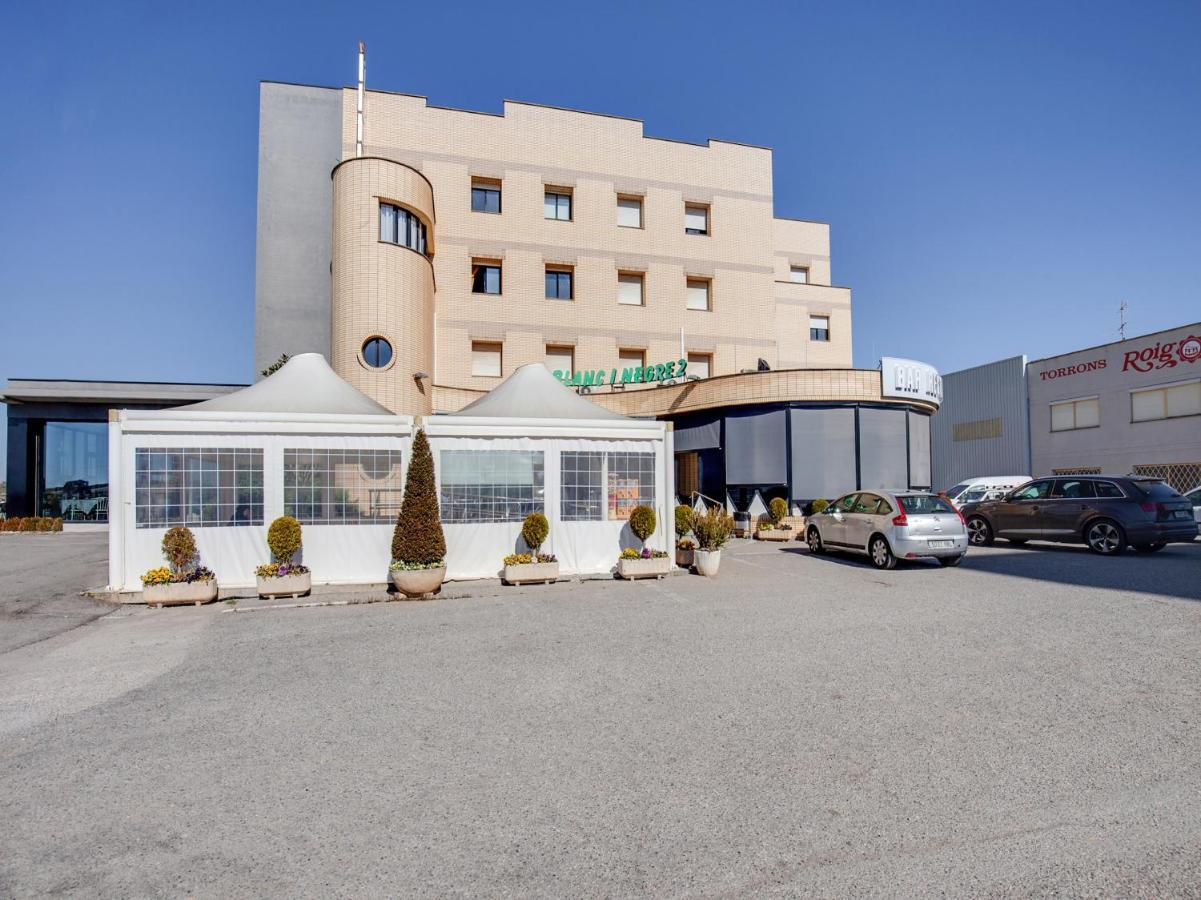 Hotel Restaurante Blanc I Negre 2 Agramunt Kültér fotó