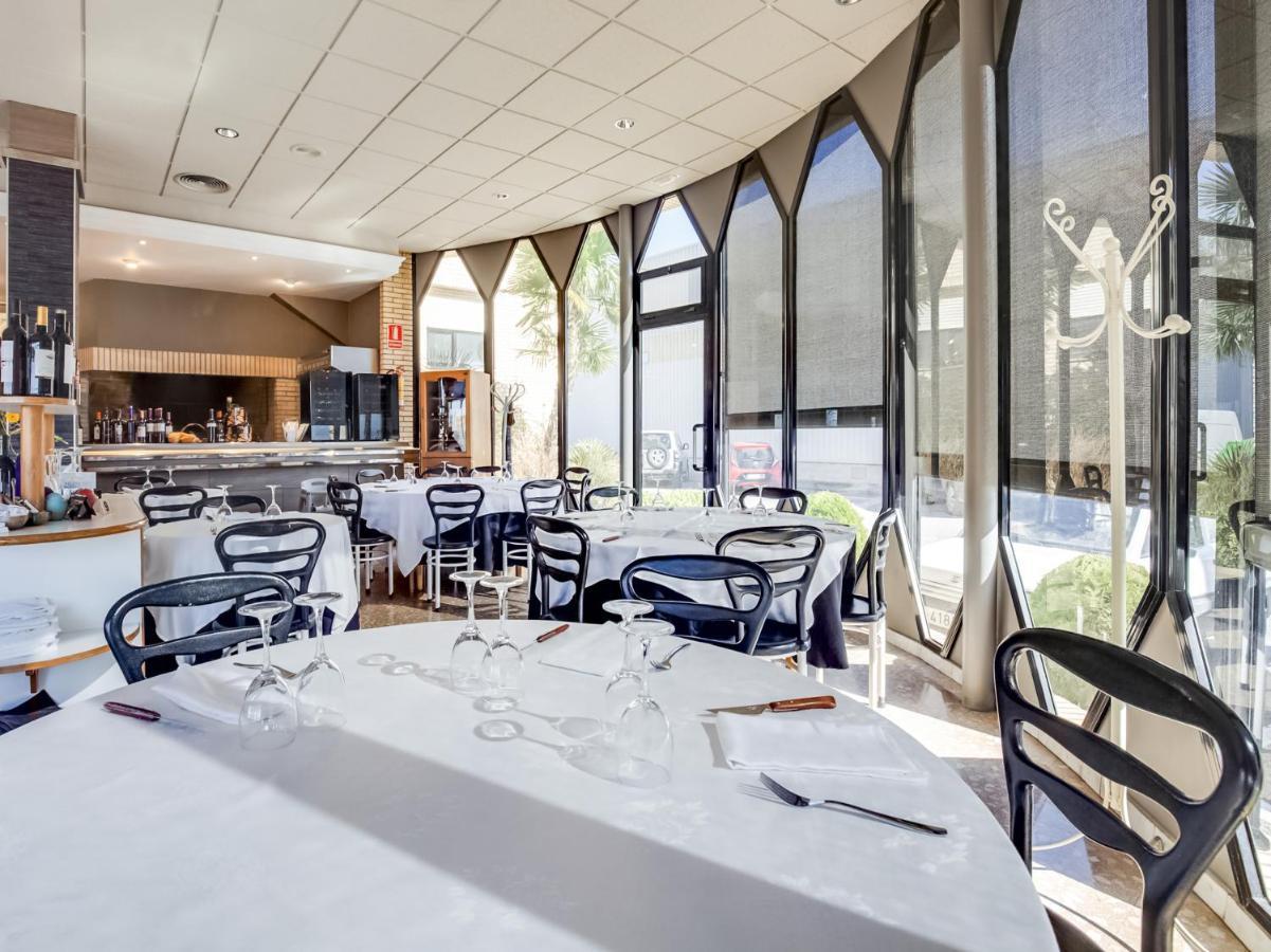 Hotel Restaurante Blanc I Negre 2 Agramunt Kültér fotó