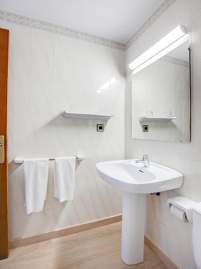 Hotel Restaurante Blanc I Negre 2 Agramunt Kültér fotó